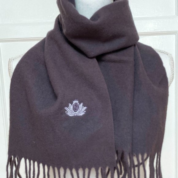 Fendi Roma Gray Wool Scarf Unworn Condition - Picture 3 of 5